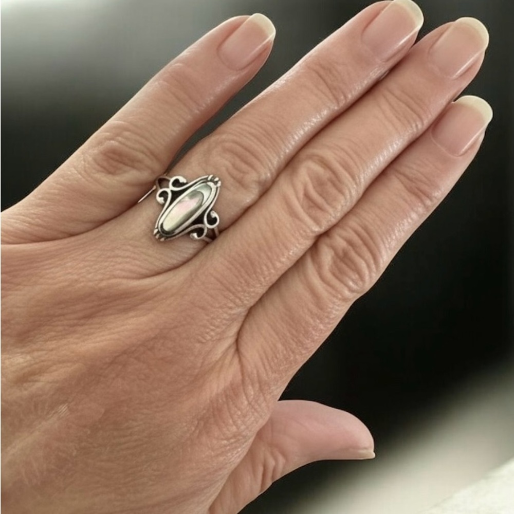 NWT 925 Sterling Silver With Abalone Shell Ring! Available in Sizes 5-11! NEW! - Picture 4 of 7